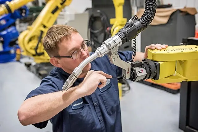 Chìa khóa giúp kéo dài vòng đời thiết bị robot công nghiệp