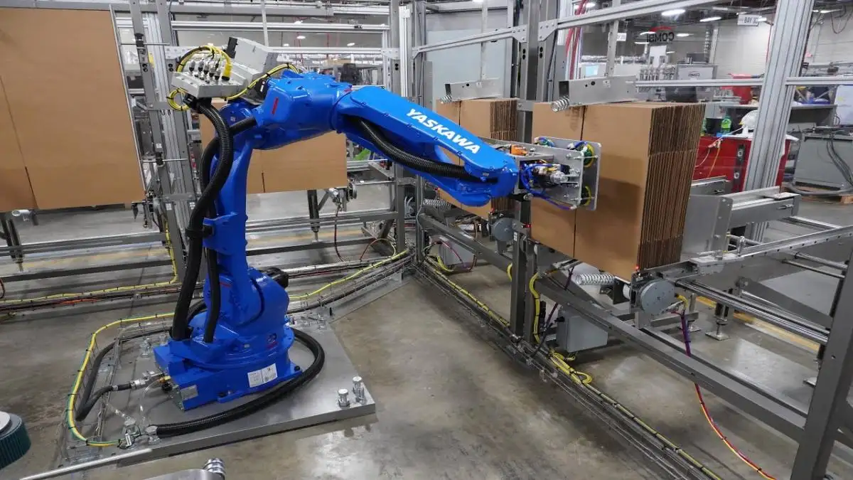 Robot Yaskawa trong hệ tự động hóa (Nguồn: Internet)