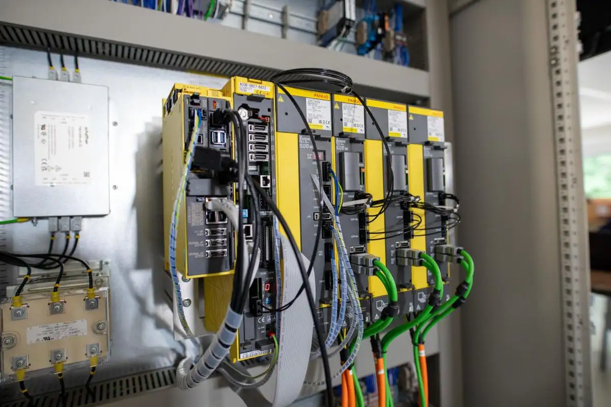 Hướng dẫn toàn diện về các linh kiện và thiết bị robot