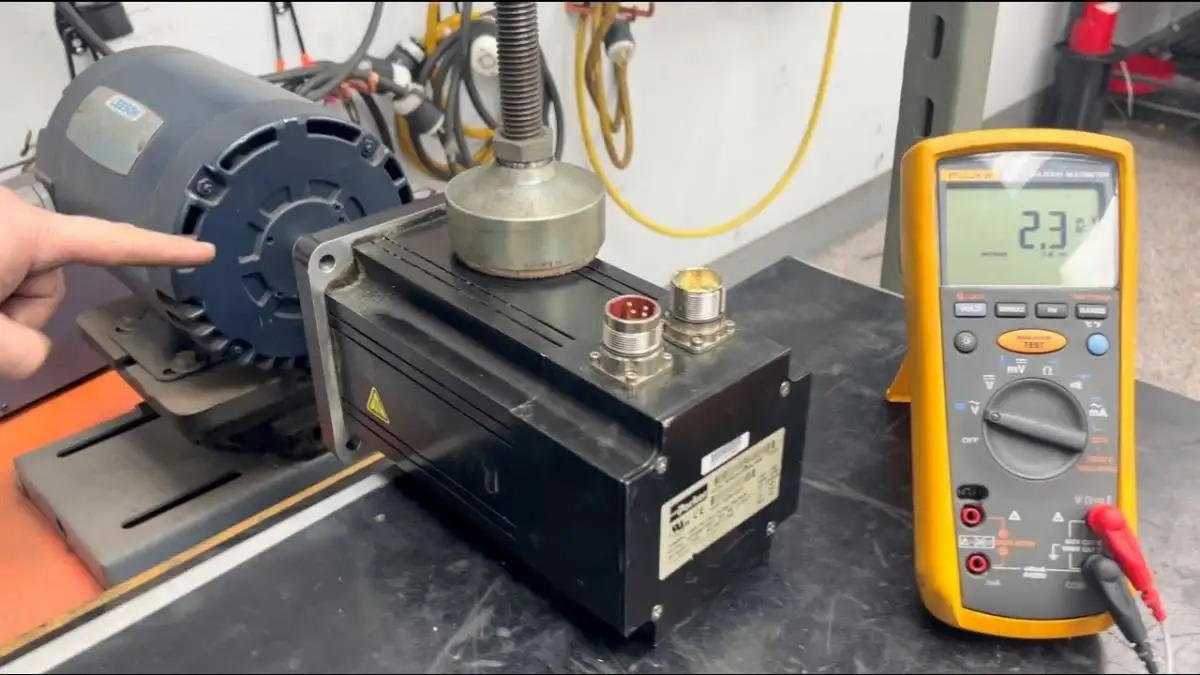 Kiểm tra nguồn điện servo motor