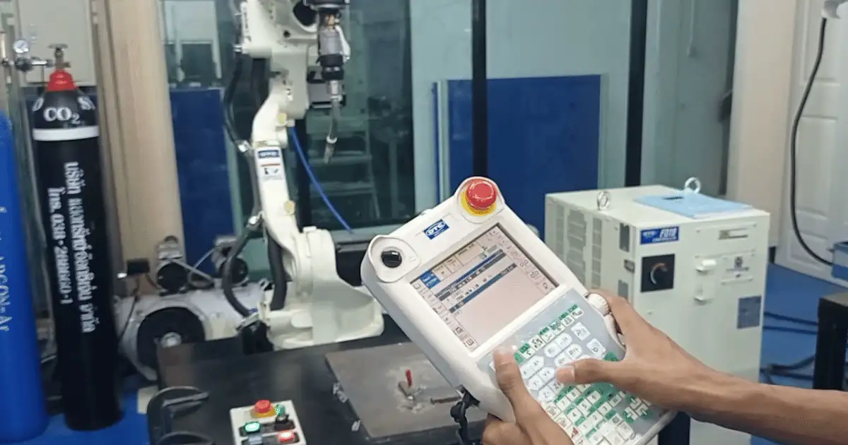 Các dòng thiết bị phổ biến trong ứng dụng của tay dạy robot công nghiệp