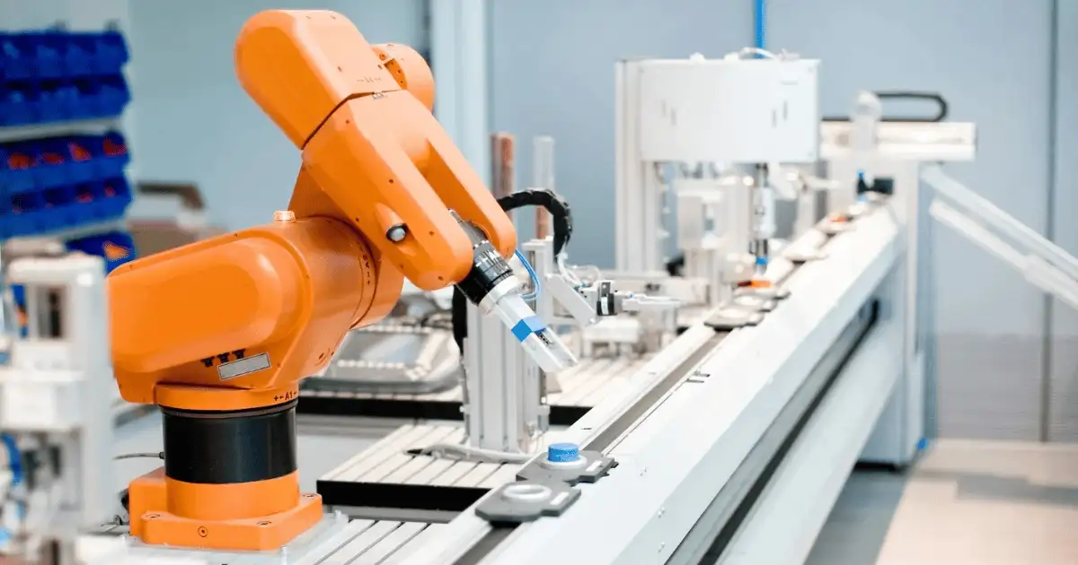 Robot phân loại sản phẩm trong ngành dược phẩm