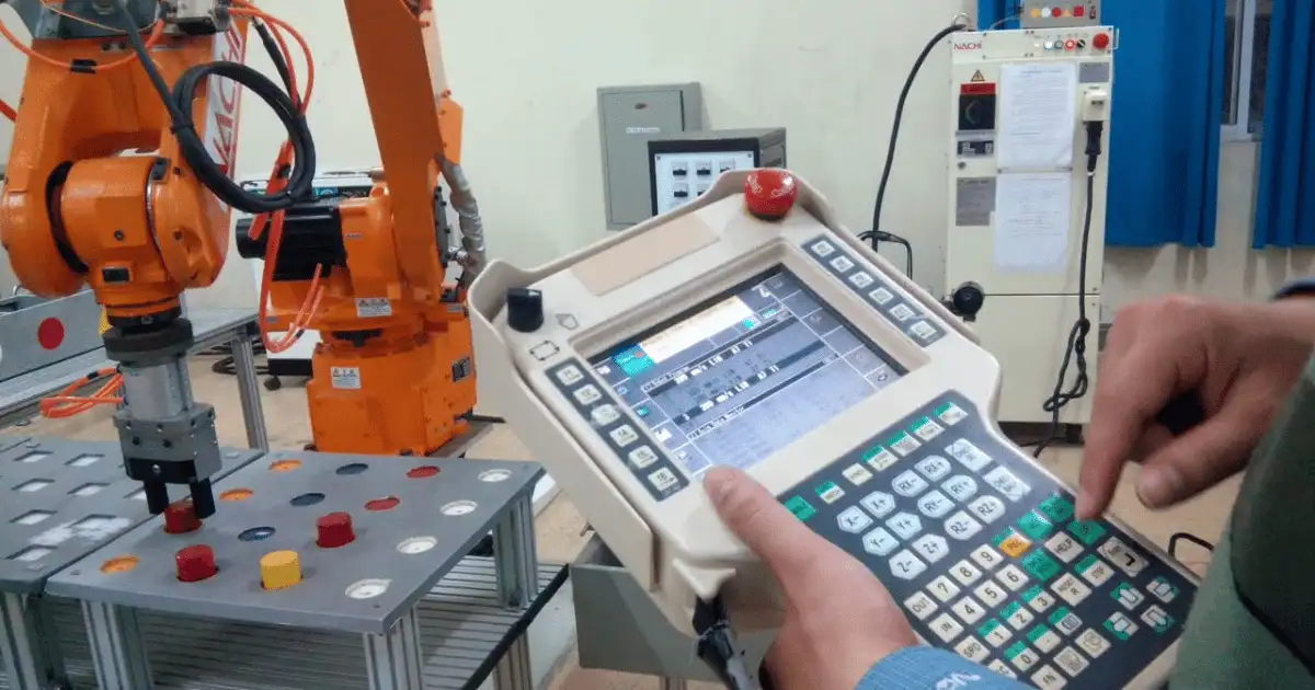 Tầm quan trọng của tay dạy robot trong vận hành trạm robot công nghiệp 3 Tầm quan trọng của tay dạy robot trong vận hành sản xuất