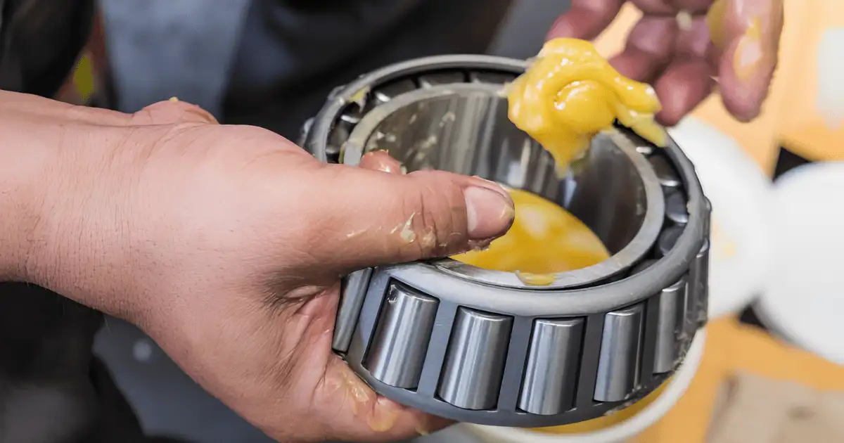 Hướng dẫn chọn mỡ bôi trơn phù hợp nhất cho từng dòng robot công nghiệp 4 Hướng dẫn chọn mỡ bôi trơn từ nhà sản xuất